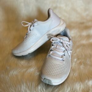 Womens Under Armour Comfort Deluxe Tennis Shoes